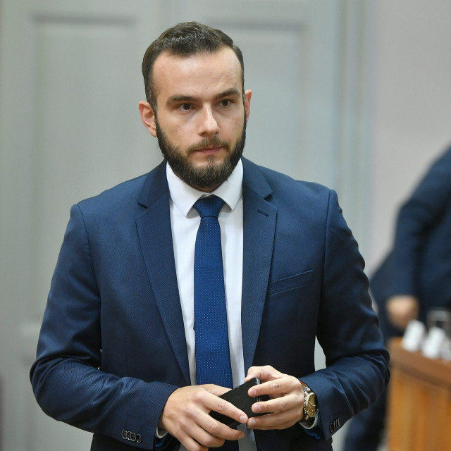 Ministar Josip Aladrović