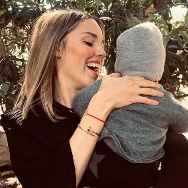 Mama Franka uživa u Istri gdje joj svi s radošću pomažu oko Viktora...