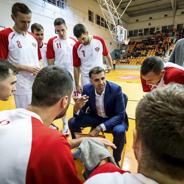 Na fotografiji: Josip Sesar, trener Gorice.
 