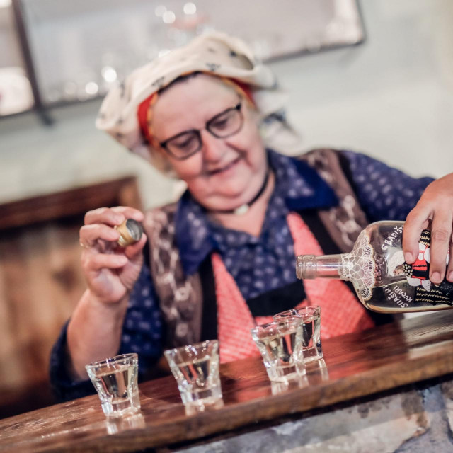 Marica Jovanovac u etno kući Snašini kućari