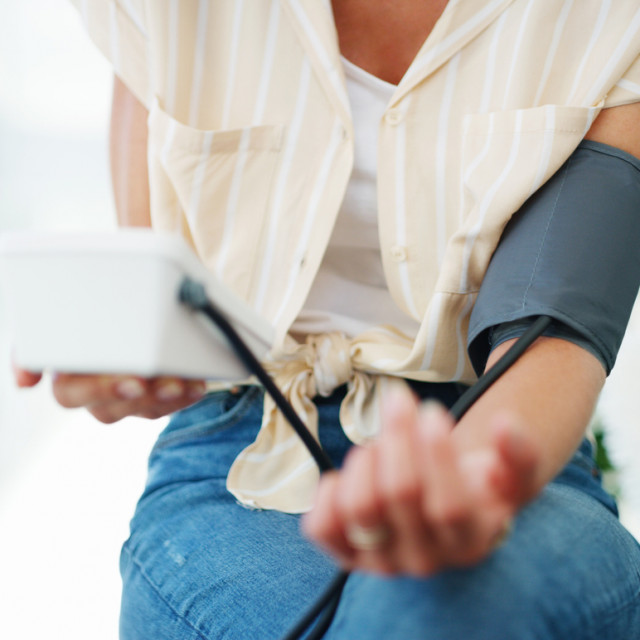 Nabavite tlakomjer s manžetom za mjerenje na nadlaktici i birajte renomirane proizvođače 