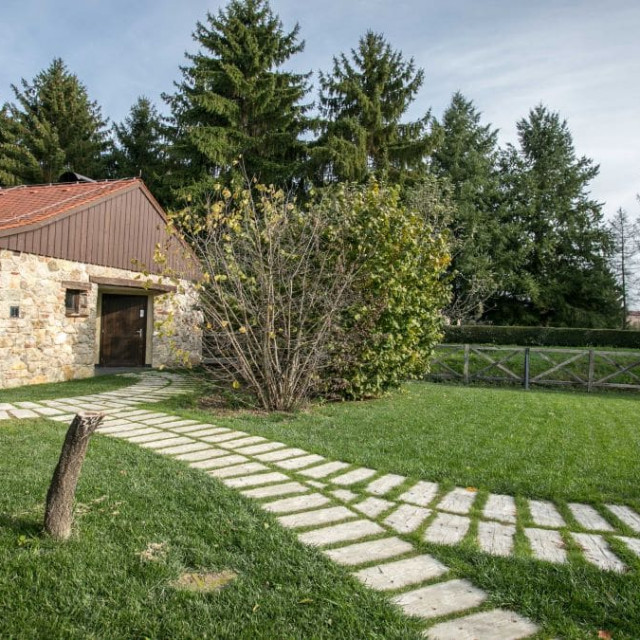 semmelrock-nordic-maritime-ploče-svijetlo-siva-prošarana-2