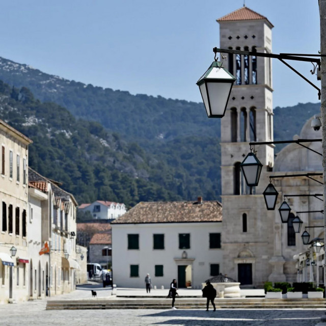 HVAR2