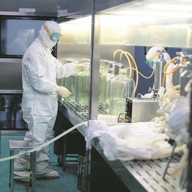 317691-407887-AFP_1T72B4-1_1