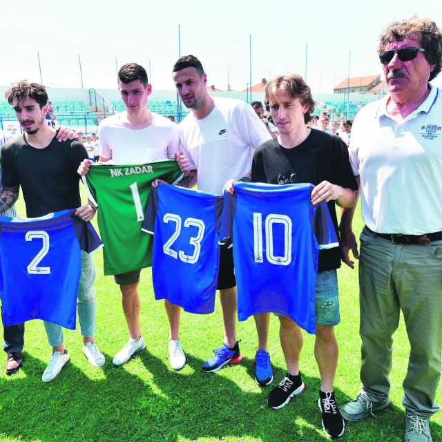 Luka Modrić, Šime Vrsaljko, Danijel Subašić i Dominik Livaković prije dviej godine na terenu svog matičnog kluba NK Zadar