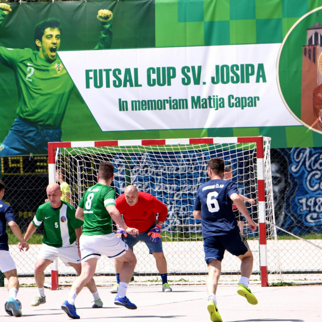 Malonogometni turnir u povodu godišnjice pogibije Matije Capara.





 