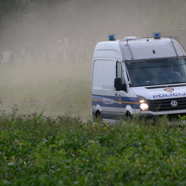 izbjeglice_policija7-160915
