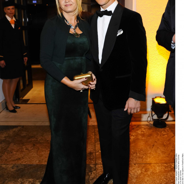 Schumacher je sa suprugom Corinnom u braku dugi niz godina.