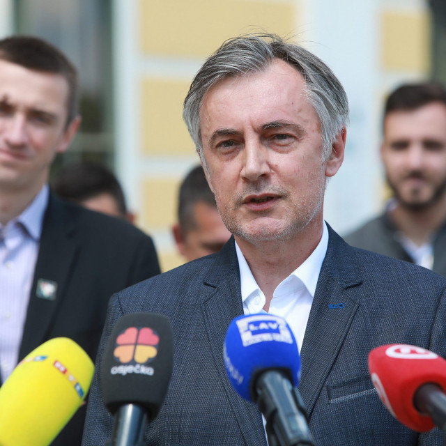 Miroslav Škoro