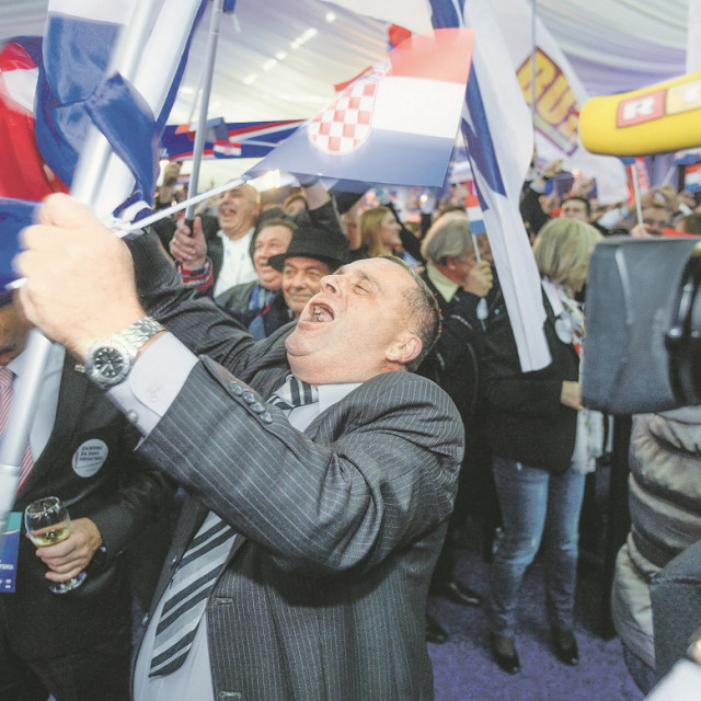 domoljubna-stozer81-081115_1