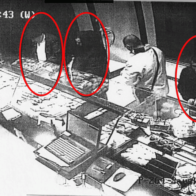 Ivan Todorović (49) i Slobodan Brauer (32), obojica iz Sremske Mitrovice, u bijegu su, a trećeoptuženi Slavko Todorović je u Remetincu