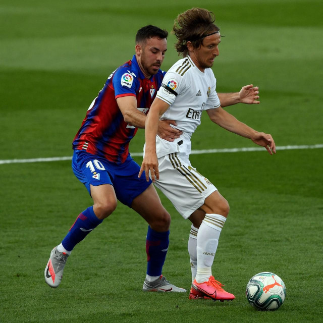 Luka Modrić protiv Eibara