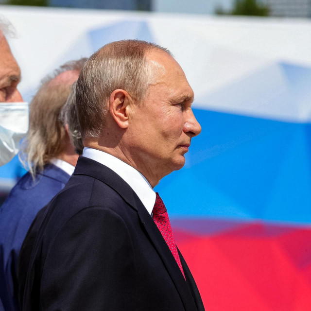 Vladimir Putin (desno)
