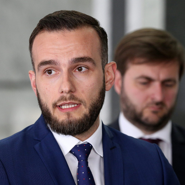 Josip Aladrović