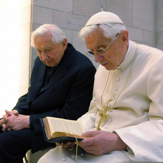 Papa u miru Benedikt XVI. i njegov brat mons. Georg Ratzinger