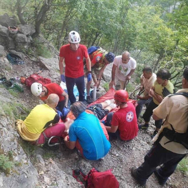 HGSS-ova akcija spašavanja ozlijeđenog penjača