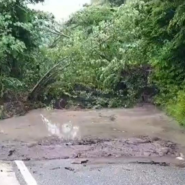 Pokrenulo se klizište kod Kladnja