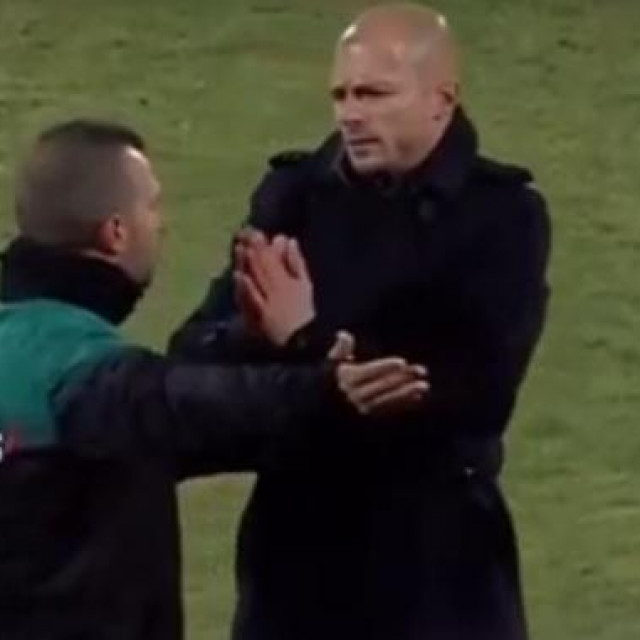 Nestor El Maestro (desno)