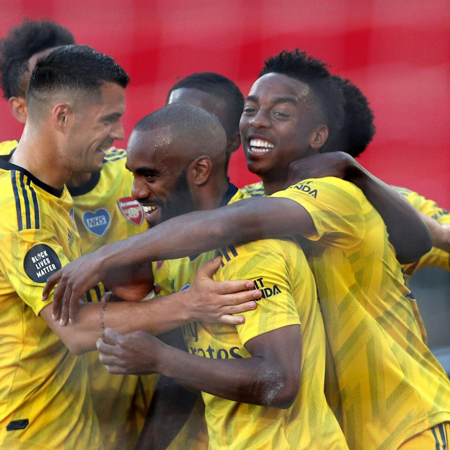 Joe Willock slavi gol Arsenala