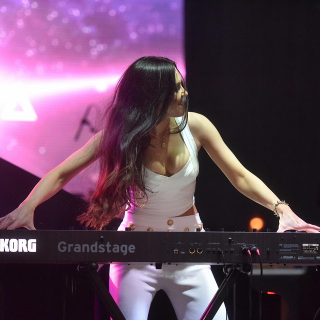 Pijanistica Lola Astanova