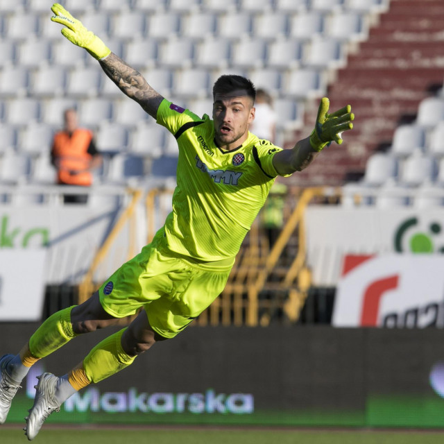 Split, 261019.
Stadion Poljud.
Utakmica 13. kola 1. HNL, HNK Hajduk - NK Slaven Belupo.
Na fotografiji: Josip Posavec.