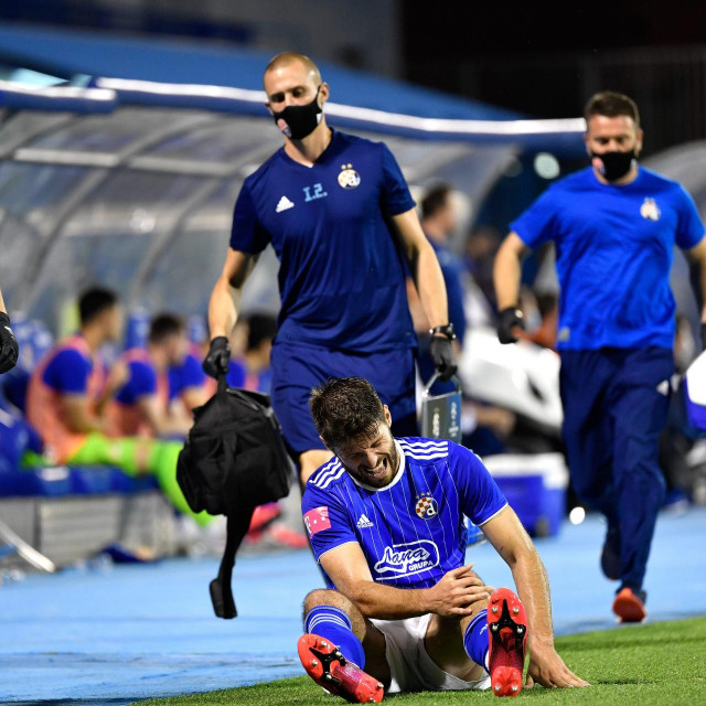Bruno Petković netom nakon ozljede