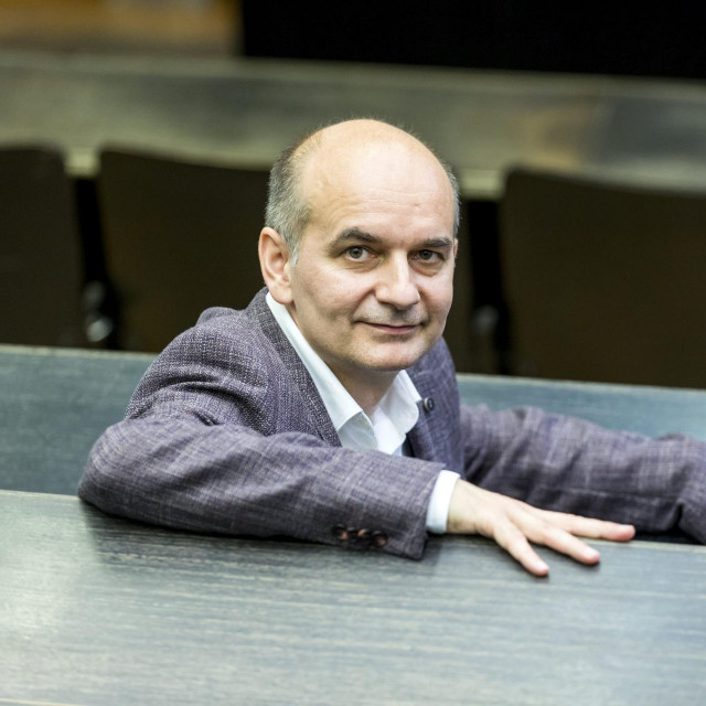 Novi dekan PMF-a Mirko Planinić