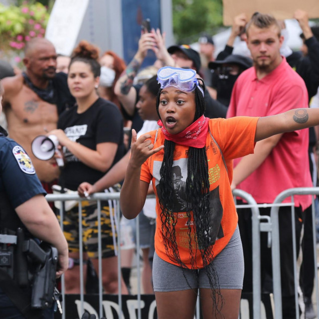 Prosvjedi u Jefferson Square Parku tijekom subote