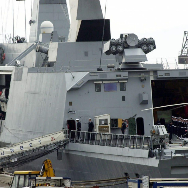 Ratni brod Courbet