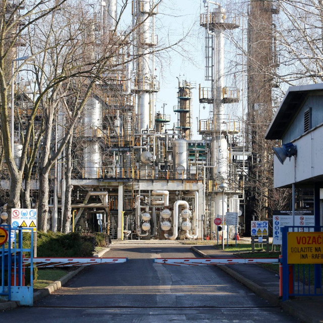Pogoni Rafinerije nafte Sisak