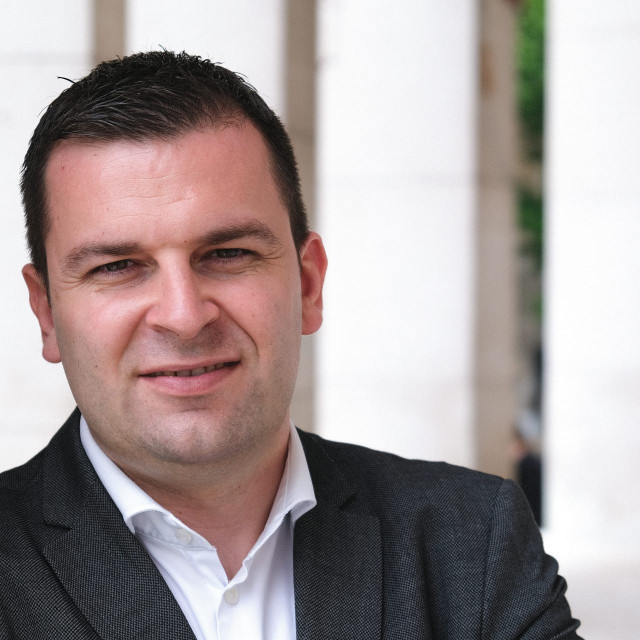 Zagreb, 160620.
Trg zratava fasizma.
Dario Hrebak, predsjednik HSLS-a.