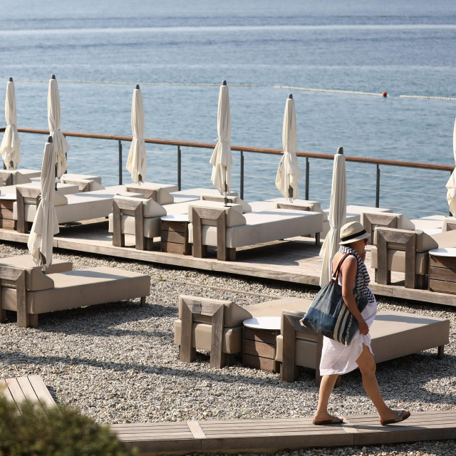 Prazna plaža u Opatiji