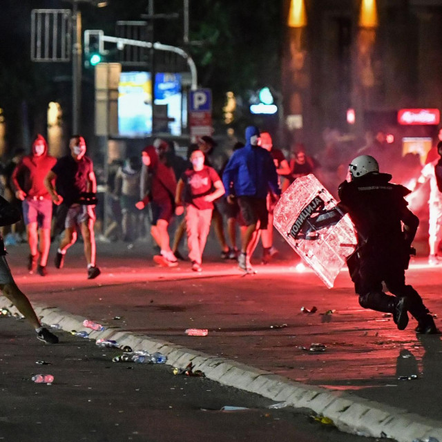 Prizor iz Beograda, sukob policije i prosvjednika