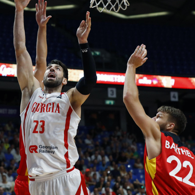 Reprezentativni dres je svetinja
i to je Toko
jasno pokazao
s posebnom
klauzulom u ugovoru s CSKA-om