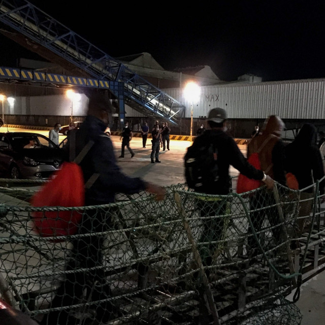 Iskrcavanje migranta na Siciliji 