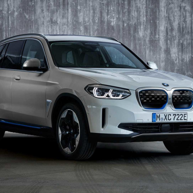 BMW iX3