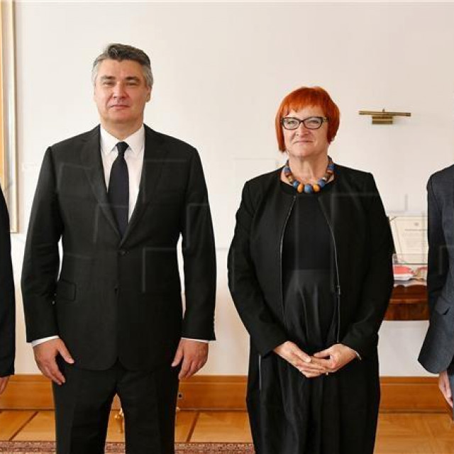 Predsjednik Republike Zoran Milanović primio je predstavnike zeleno-lijeve koalicije i to koordinatoricu političke platforme MOŽEMO! Sandru Benčić, koordinatora političke platforme “Zagreb je NAŠ!” Tomislava Tomaševića i potpredsjednicu Nove ljevice Radu Borić.