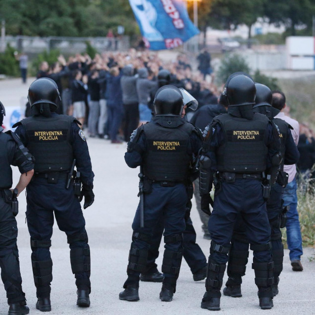 Interventna policija - ilustracija