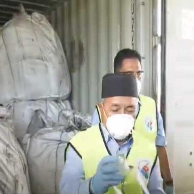 Zapljena kontejnera u Maleziji