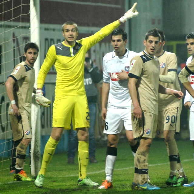 Sandomierski (drugi s lijeve strane)