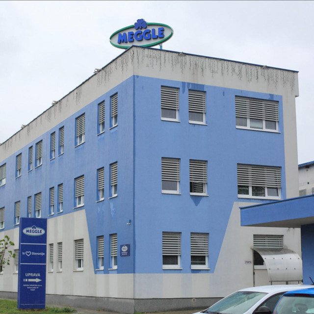 Osijek, 170720.
Tvornica mlijeka Meggle Hrvatska do kraja godine otpustit ce 160 radnika.
Na fotografiji: tvornica Meggle u osjeckom donjem gradu.
