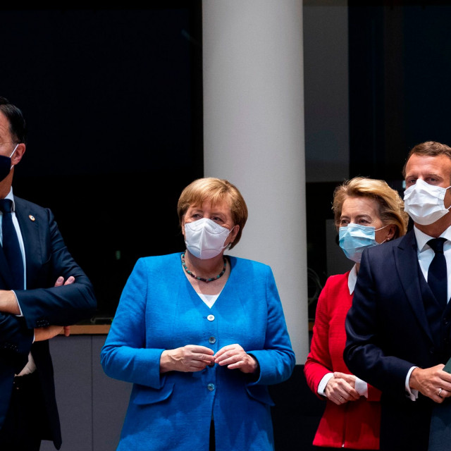 Mark Rutte, Angela Merkel, Ursula von der Leyen i Emmanuel Macron