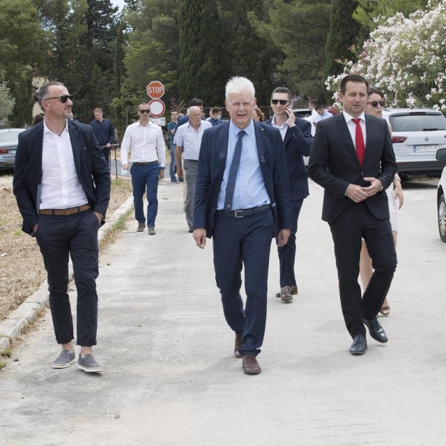 
Mario Stanić, Marin Brbić, Ante Bilić i Boro Primorac na lokaciji planiranog sportskog kampa HNK Hajduka
 