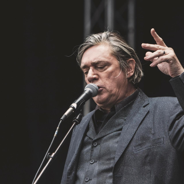 Einsturzende Neubauten