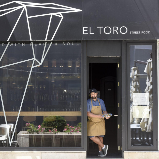 Zagreb, 080720.
Petrinjska 2.
Restoran El Toro promovira nova jela za ljeto 2020.
Na fotografiji: chef Marijo Mihelj.