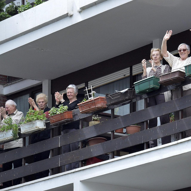 Dom za starije i nemoćne/Arhiva