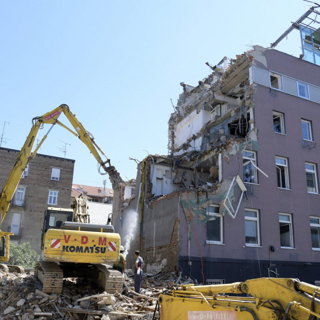 Rušenje zgrade u Palmotićevoj