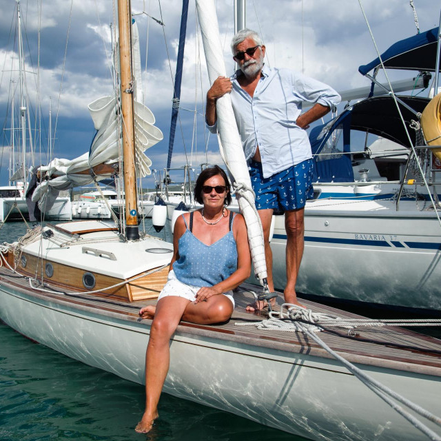 Wolfgang i Andrea Schade na svojoj jedrilici