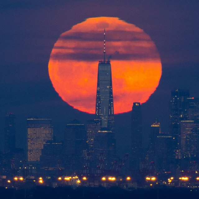 Mjesec iznad New Yorka
