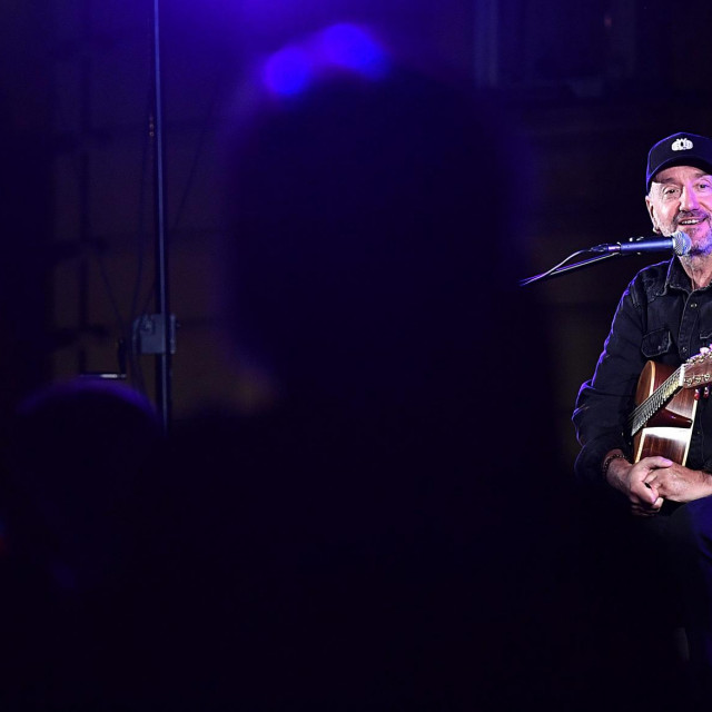 Nastup Vlatka Stefanovskog ispred HNK u Zagrebu